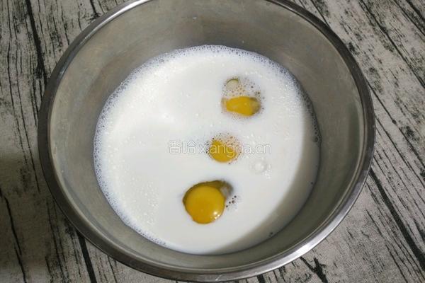 牛奶鸡蛋薄饼的做法图解3