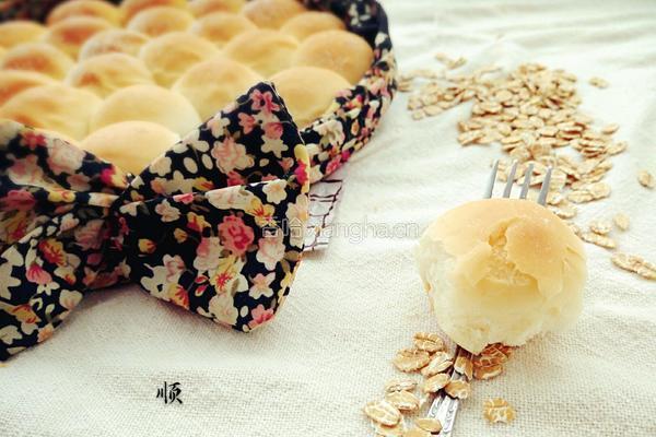 全麦脆皮小面包