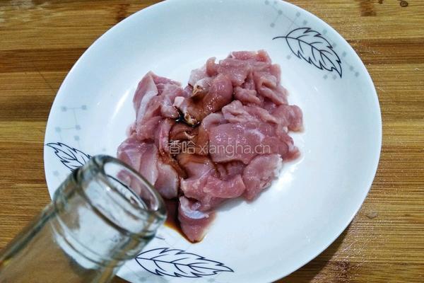 青红椒西葫芦炒肉片的做法图解4