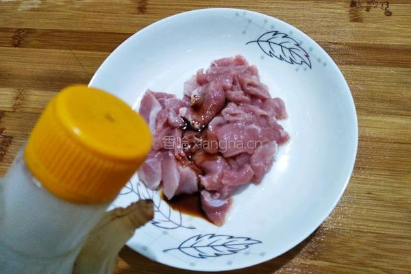 青红椒西葫芦炒肉片的做法图解3