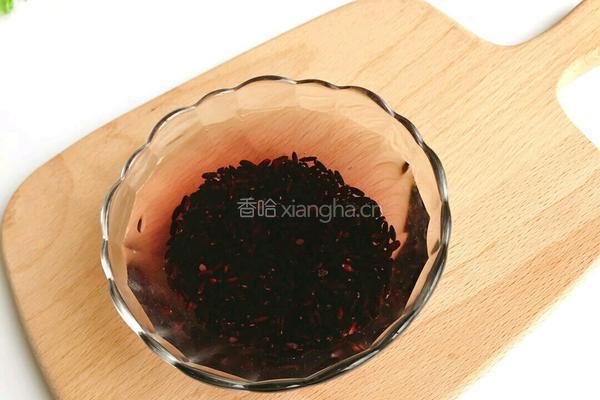 黑米肉肠的教学的做法图解2