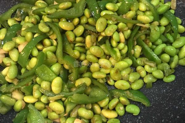 青椒炒毛豆的做法图解7