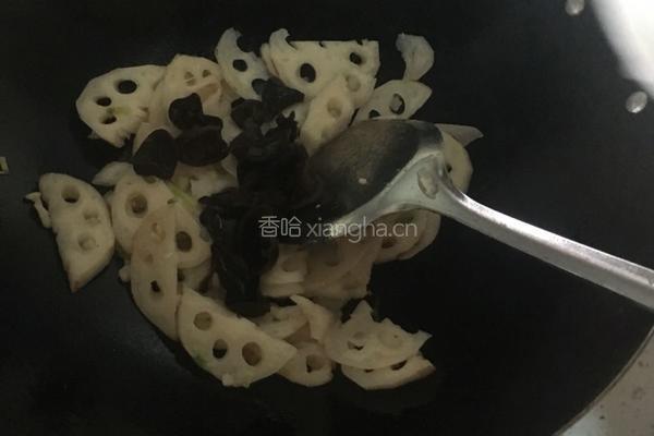 莲藕木耳炒肉的做法图解6