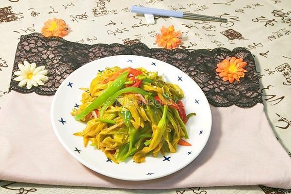 炝炒金针菜的做法图解11
