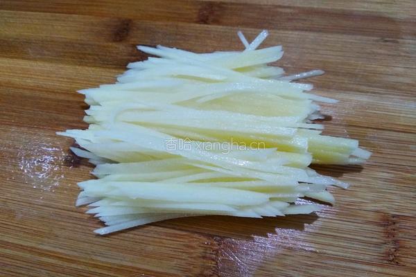 豆豉炝拌青椒土豆丝的做法图解2