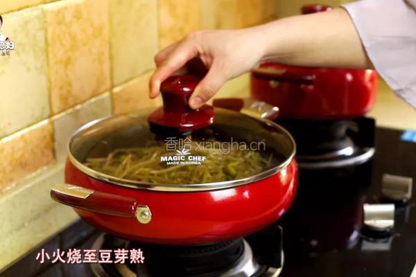 芝士飘香的辣白菜炒五花肉豆芽饭，还要再来一碗！的做法图解14