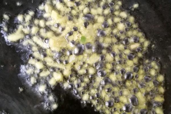 酸菜肉丝面的做法图解2