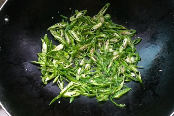 尖椒牛肉丝的做法图解5