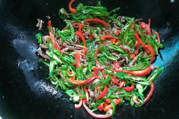 尖椒牛肉丝的做法图解9