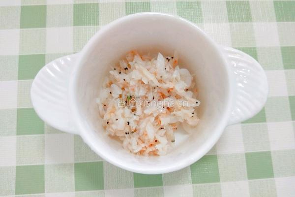 宝宝辅食虾皮蛋卷棒棒糖的做法图解2