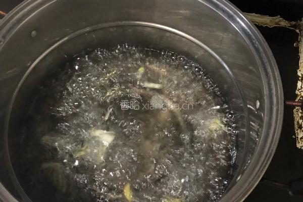 冬瓜酥肉汤的做法图解1