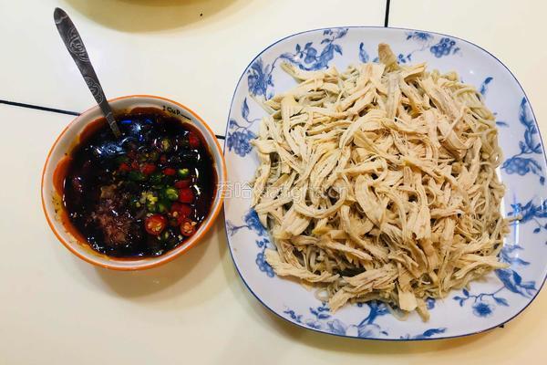 凉拌鸡胸金针菇的做法图解11