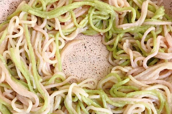 面条鸡蛋饼的教学的做法图解7