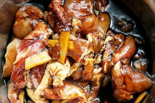 香菇鸡肉焖饭的做法图解4