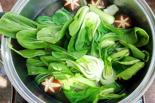 香菇扒棠菜 的做法图解3