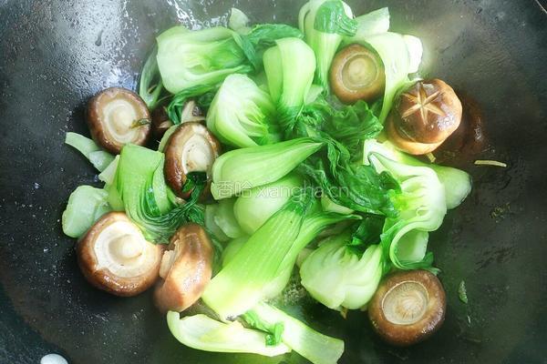 香菇扒棠菜 的做法图解5