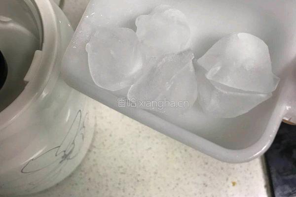 蜂蜜芒果思慕雪的做法图解5
