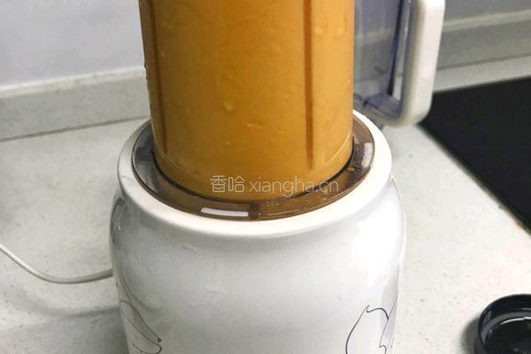 蜂蜜芒果思慕雪的做法图解6