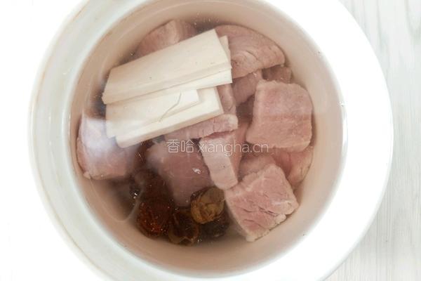 怀孕汤谱 牛肉桂圆汤美味助睡眠 怀孕汤谱 牛肉桂圆的做法图解5