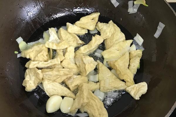 肉片白菜豆腐泡汤 的做法图解9