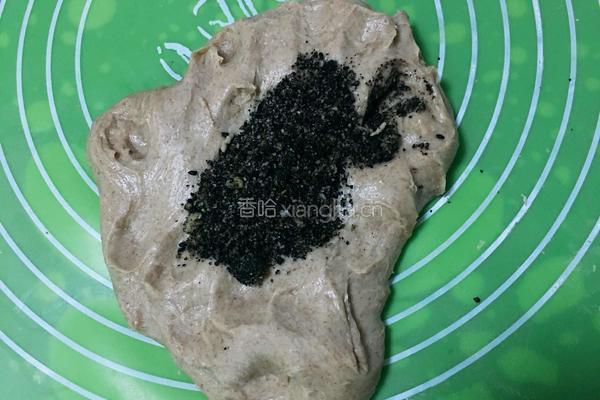 芝麻核桃黑麦包的做法图解9