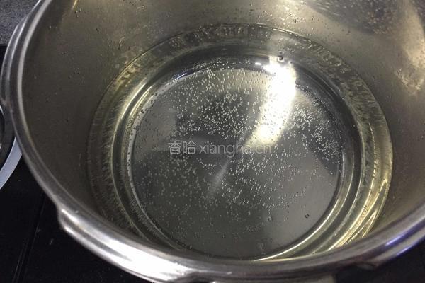 西米甜绿茶的做法图解1