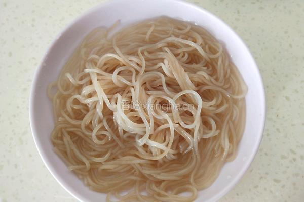 酸菜豆腐锅的做法图解3