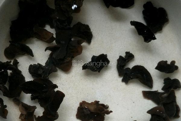 云耳金针菇蒸牛肉的做法图解2