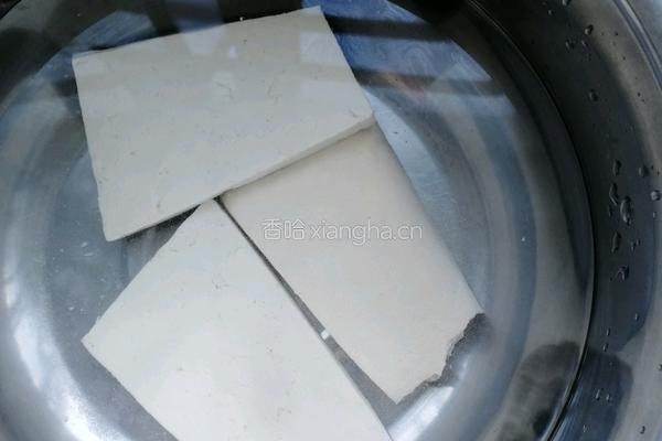 炸豆腐的做法图解2