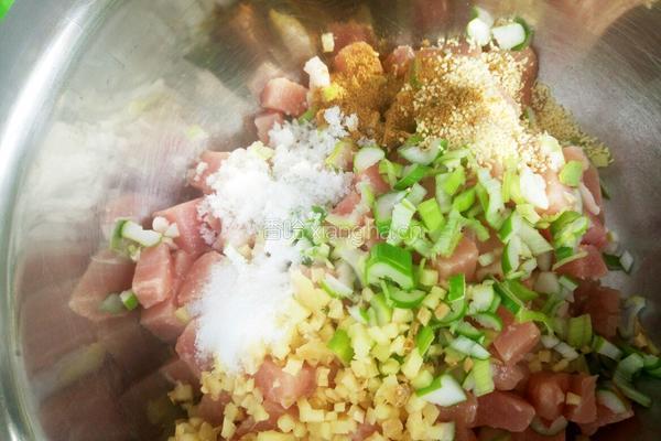 山东肉块大包子 的做法图解10