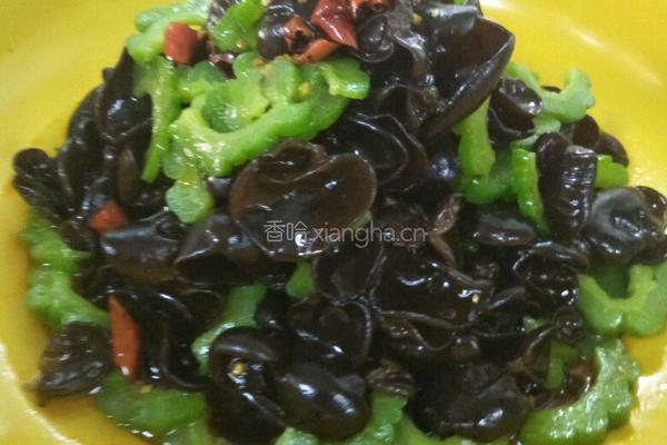 苦瓜拌秋耳的做法图解2