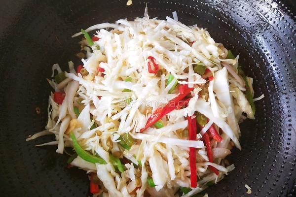 包包菜炒酸豆角的做法图解7