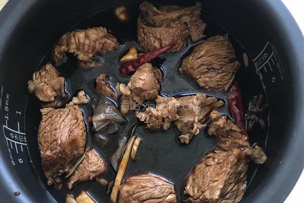 电饭锅酱牛肉 的做法图解10