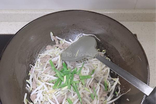豆芽菜炒牛肉丝的做法图解8