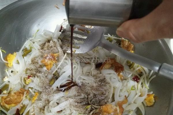 鸡蛋豆芽炒粉的做法图解6