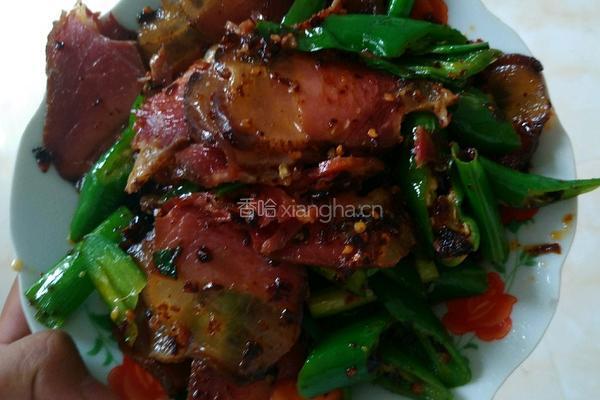 线椒炒腊肉的做法图解5