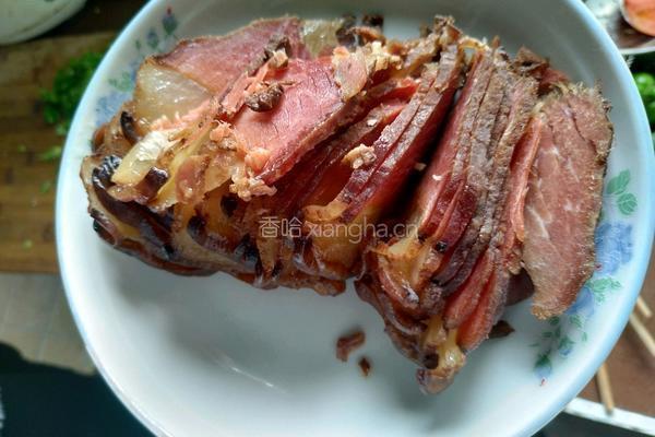 线椒炒腊肉的做法图解1