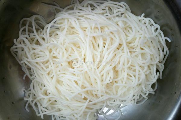 南瓜炒粉的做法图解2