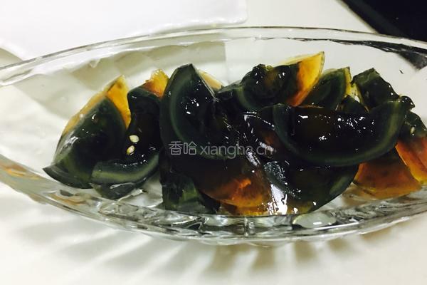 独家凉拌皮蛋的做法图解1