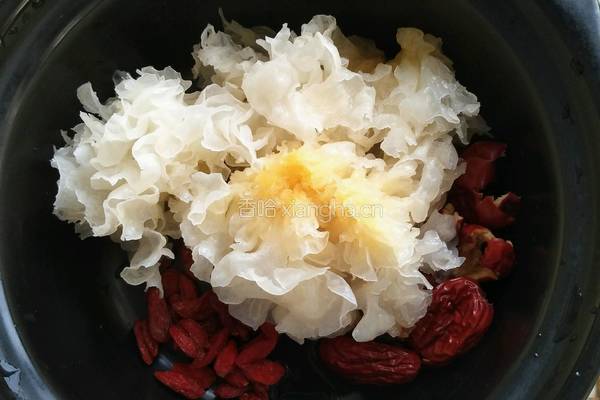 红枣雪耳糖水的做法图解3