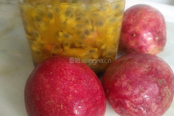 柠檬百香果茶的做法图解2