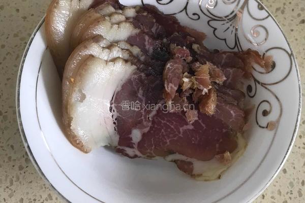 干煸腊肉菜花 的做法图解2