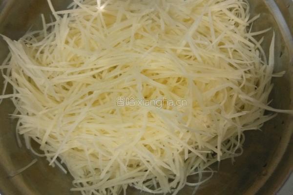 凉拌土豆丝的做法图解1