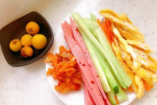 韩式紫菜包饭的做法图解6