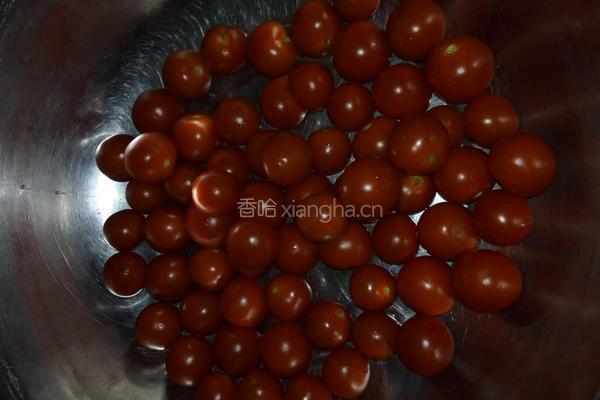糖拌小西红柿的做法图解2