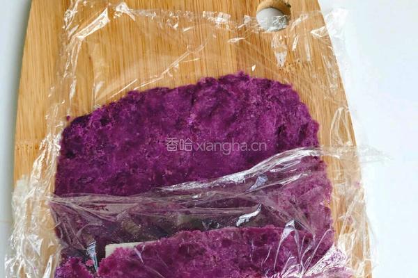 火龙果紫薯卷的做法图解5