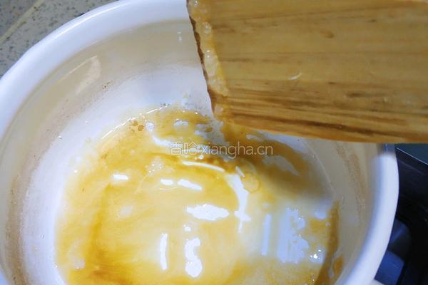 焦糖奶茶的做法图解3