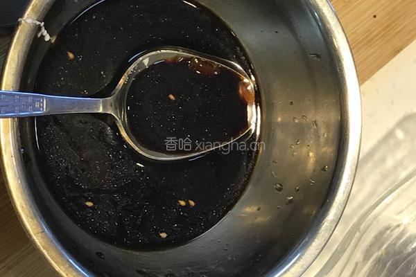 烧汁蘑菇炒牛肉粒的做法图解5
