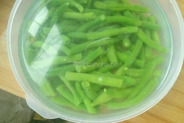 凉拌豆角的做法图解4