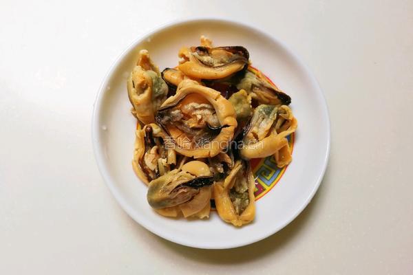 淡菜蛹虫草海带骨头汤的做法图解3